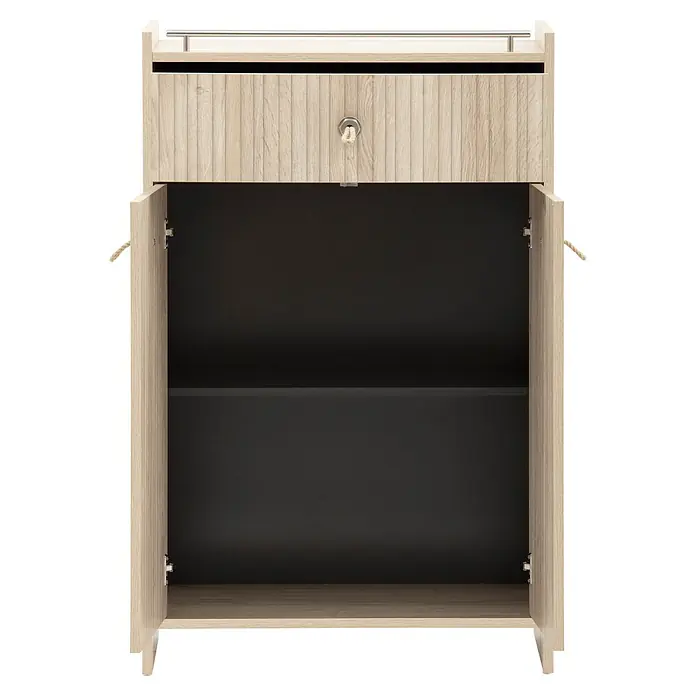 Schildmeyer Highboard Sonderby - B x T x H: 650 x 330 x 1.042 mm, Weißeiche/Eiche gestreift - Heller Holzschrank mit offenen Türen, dunkelgrauem Innenraum, Regal, oberer Schublade mit Schlüsselloch und silberner Stange.