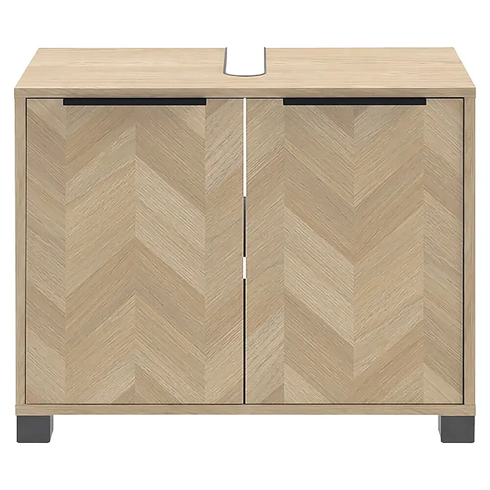 Schildmeyer Waschbeckenunterschrank Piazza - B x T x H: 651 x 330 x 536 mm, Eiche Hell/Eiche Chevron - Heller Holz-Badezimmerschrank mit Fischgrätmuster-Türen, schwarzen Griffen und Aussparung für ein Waschbecken.