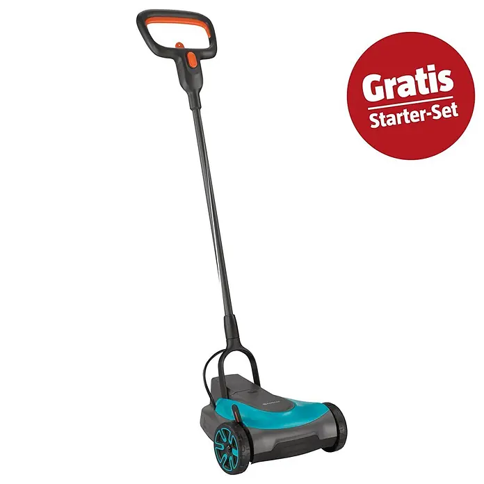 Gardena Power for All 18V Maschinenpaket - Akku-Rasenmäher , 18V, 2,5 Ah Akku & Ladegerät - Schwarzer, oranger und türkiser Gardena Rasenmäher mit langem Griff und rotem "Gratis Starter-Set" Abzeichen.
