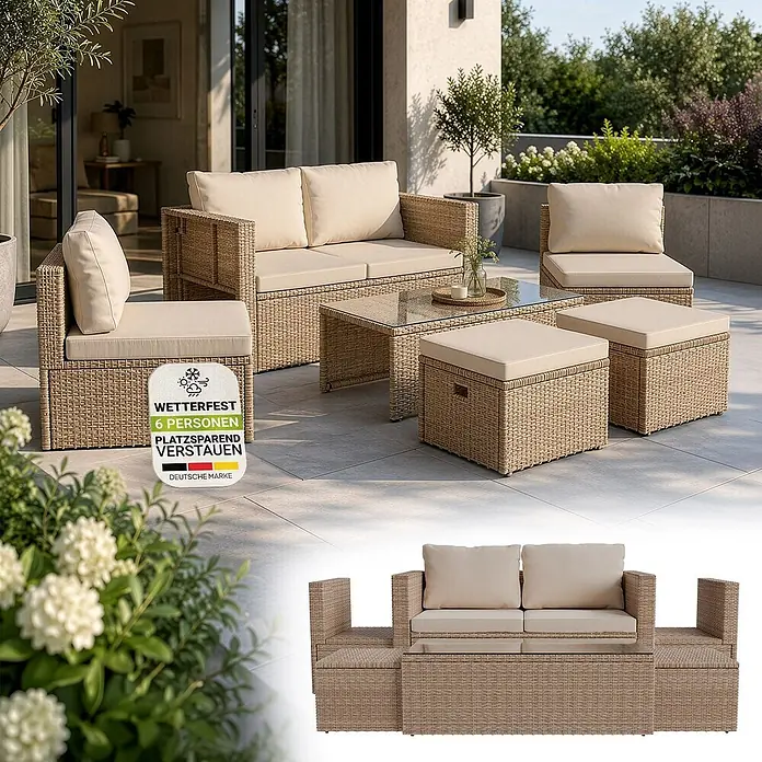 Juskys Loungemöbel-Set Salou - 6 -tlg., Möbel: Polyrattan, Stahl (pulverbeschichtet); Tischplatte: Gehärtetes Glas; Bezug: 100% Polyestergewebe 180 g/m², Farbe Möbel: CremeFarbe Polster: SandMax. Belastbarkeit: Bank 320 kg; Sessel/Hocker je 160 kg; Tisch 75 kg, Beige - Beiges Rattan-Loungeset für 6 Personen mit beigen Kissen auf einer Terrasse, inklusive Einblendung zur platzsparenden Verstauung.