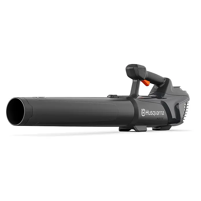 Husqvarna Akku-Laubbläser Aspire B8X-P4A - Ohne Akku, Blasgeschwindigkeit: 144 km/h, Blasleistung: 10 m³/min - Dunkelgrauer Husqvarna Aspire Laubbläser mit orangefarbenem Abzug. Ergonomisches Design für effiziente Gartenarbeit.