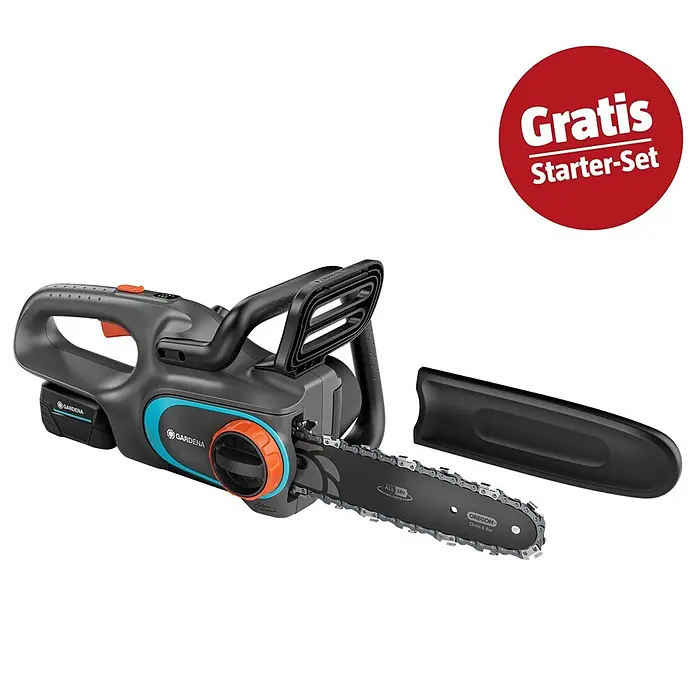 Gardena Power for All 18V Maschinenpaket Ready-to-Use-Set - Akku-Kettensäge PowerSaw 250/18V, 18V, 2,5 Ah Akku & Ladegerät - Gardena Akku-Kettensäge in Dunkelgrau, Blau und Orange, mit schwarzem Kettenschutz.