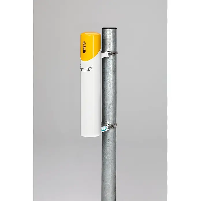 Proregal Aschenbecher - Robuster Wandascher - Stahl, Weiß - Gelb-weißer zylindrischer Zigarettenascher, an einem Metallpfosten montiert, mit perforiertem Oberteil zum Ablöschen von Kippen.