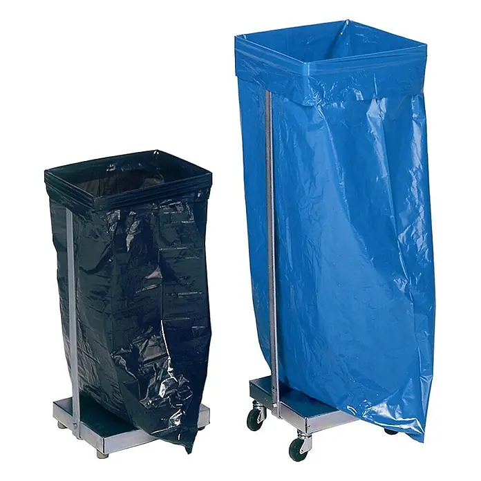 Proregal Standard Mülleimer kompakt mit 2 Stäben - 60 l, Stahl, Grau - Zwei Metallsackhalter, einer mit einem schwarzen Plastiksack und Standfüßen, der andere mit einem blauen Plastiksack und Rollen.