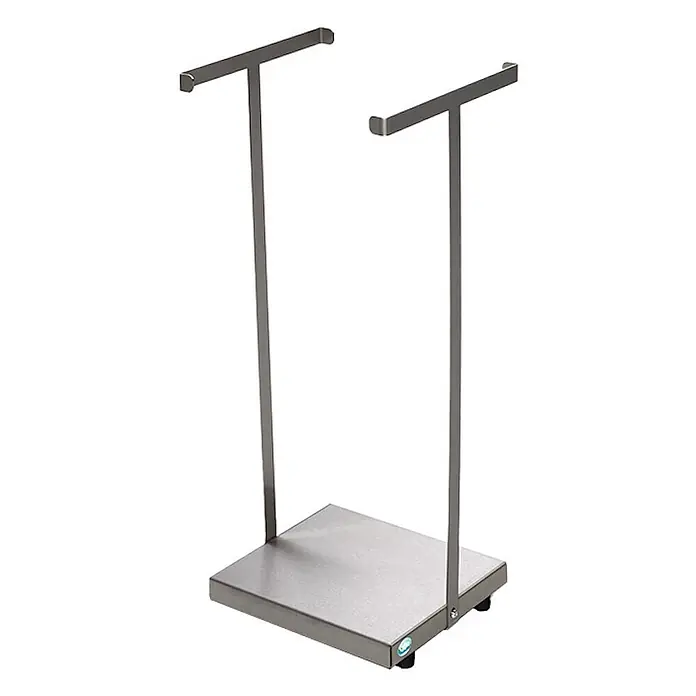 Proregal Standard Mülleimer robust ohne Deckel - 70 l, Edelstahl, Silber - Grauer, gebürsteter Metall-T-Displayständer auf flachem Sockel.