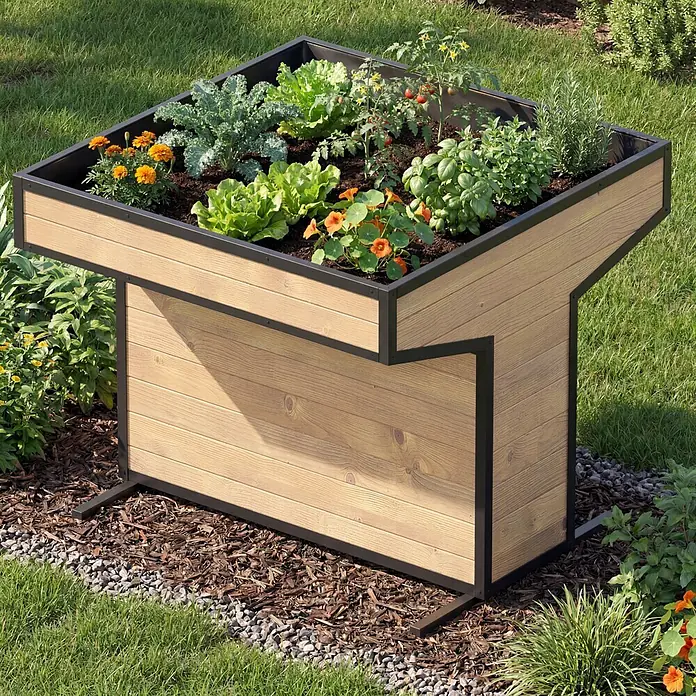 Dobar Hochbeet Wheely - L x B x H: 112 x 112 x 94 cm, Holz, Braun/Schwarz - Erhöhtes Hochbeet mit hellen Holzoptik-Paneelen und dunklem Metallrahmen, bepflanzt mit Gemüse und Kräutern im Garten.