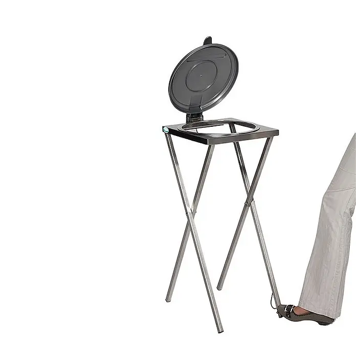 Proregal Treteimer - Robuster Scherenständer mit Klemmring & Fußpedal - Edelstahl, SilberDeckel - Metallständer für Müllsäcke mit dunklem, pedalbetriebenem Kunststoffdeckel. Ein Fuß öffnet den Deckel über das Pedal.