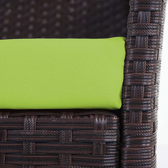 Proregal Gartenbank Kissen Grün - Polyester, Braun - Dunkelbrauner Rattan-Gartenstuhl mit hellgrünem Kissen.