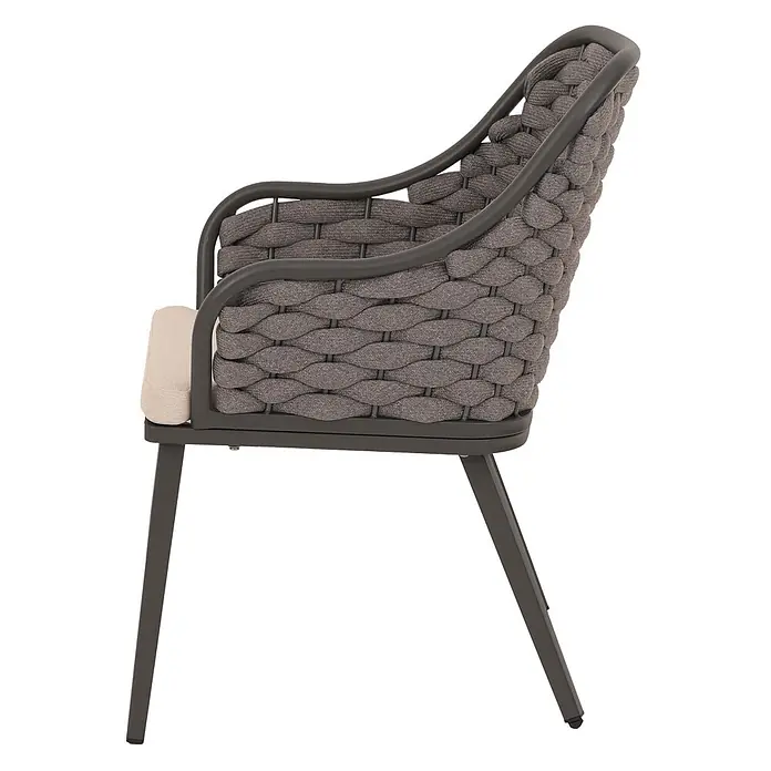 Proregal Gartenstuhl-Set 2er - 2 Stk., Anthrazit - Seitenansicht eines grauen Outdoor-Sessels mit geflochtener Rückenlehne, Metallrahmen und hellbeigem Kissen.