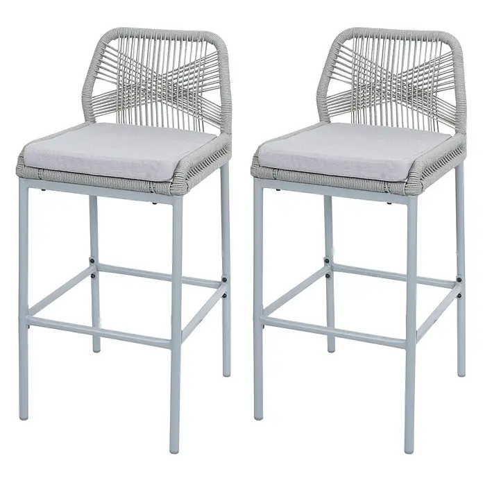 Proregal Garten-Barhocker 2er-Set - Hellgrau, B x T x H: 45 x 52 x 101 cm - Zwei hellgraue Barhocker mit geflochtenen Seilrückenlehnen und Stoffpolstern, auf hellgrauen Metallrahmen.