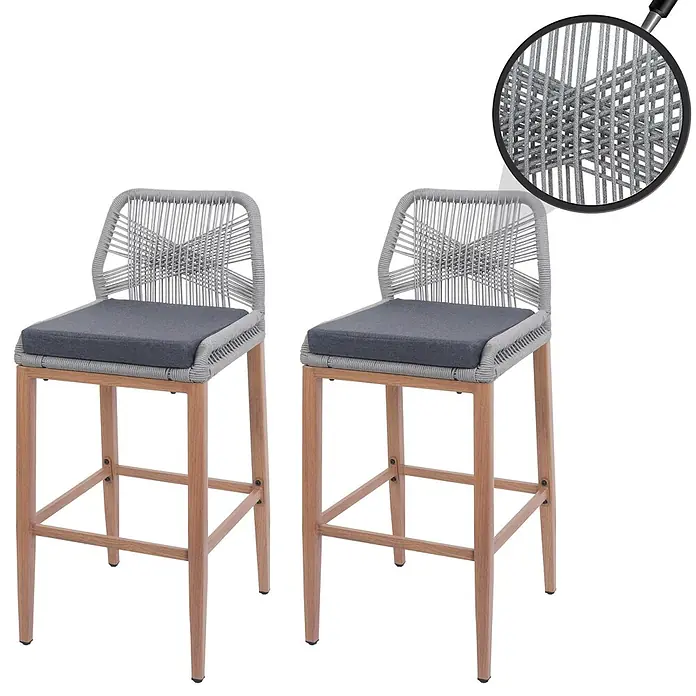 Proregal Garten-Barhocker 2er-Set - Hellgrau, B x T x H: 45 x 50 x 101 cm - Zwei Barhocker mit hellgrauen geflochtenen Rückenlehnen, dunkelgrauen Kissen und hellbraunen Holz-Optik Beinen.