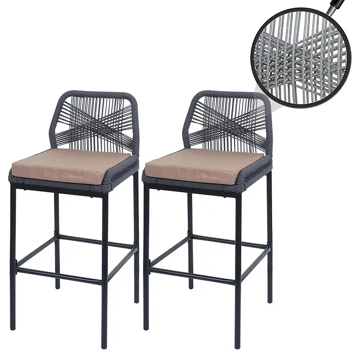 Proregal Garten-Barhocker 2er-Set - Anthrazit, B x T x H: 45 x 52 x 101 cm - Zwei dunkelgraue geflochtene Barhocker mit beigen Kissen und schwarzen Metallrahmen, die detaillierte Seilflechtung zeigen.