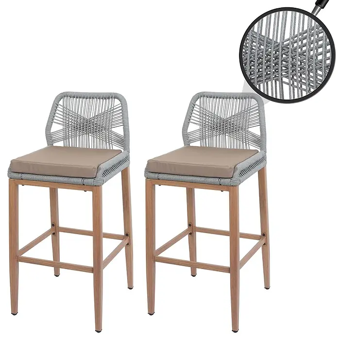 Proregal Garten-Barhocker 2er-Set - Hellgrau, B x T x H: 45 x 50 x 101 cm - Zwei hellgraue Barhocker aus Seilgeflecht mit beigen Kissen und hellbraunen Holzbeinen.