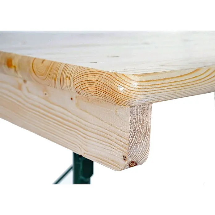 Proregal Garten-Stehtisch Biergartentisch - Eckig, Braun - Helle Holzplatte mit abgerundeter Kante und sichtbarer Maserung, ruhend auf einem robusten Holzträger. Detail einer stabilen Bank oder eines Tisches.