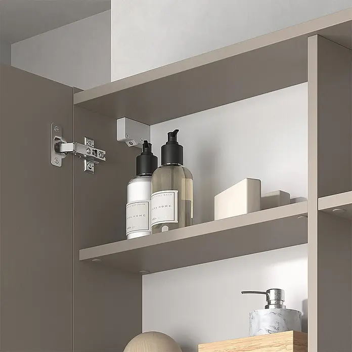 Vicco Badmöbel-Set Edelin Cashmere 2 Teile - Cashmere, Matt - Offener Badschrank mit hellbraunen Regalböden und weißem Innenraum, mit Seifenspendern und Seifenstücken.