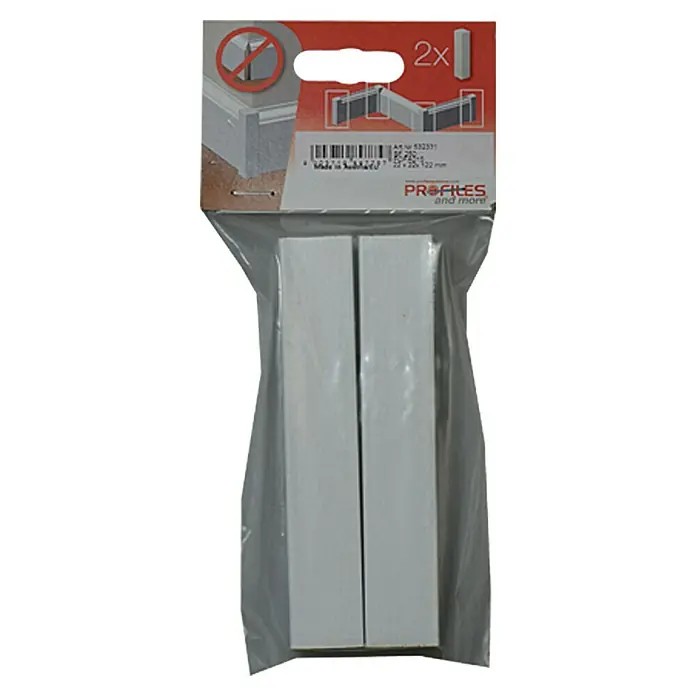 Profiles and more Eckstäbchen - 22 x 22 x 122 mm, Weiß, 2 Stk. - Verpackung mit zwei weißen Fußleisten-Eckstücken. Ideal zum einfachen Verbinden von Fußleisten und für ein sauberes Erscheinungsbild.