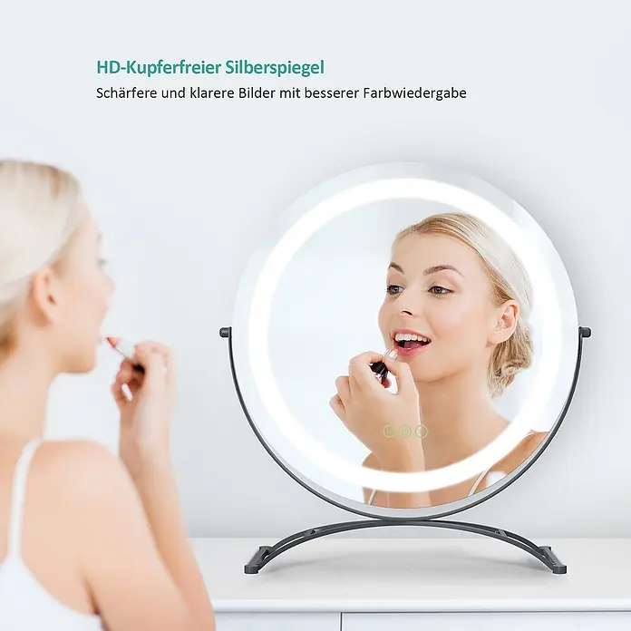 Emke Kosmetikspiegel CM07 - 40 x 47 cm, Rund, Schwarz - Frau schminkt sich mit Lippenstift vor einem beleuchteten HD kupferfreien Silberspiegel mit dunklem Standfuß.