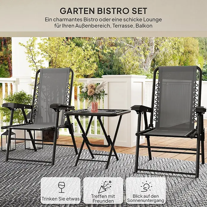 Outsunny Gartentisch-Set - Gesamtumfang: 3 -tlg., Stahl, Netzstoff, Klappbar - Graues Garten Bistro Set mit zwei Relaxsesseln und einem kleinen Klapptisch auf einer Terrasse, ideal zum Entspannen im Freien.