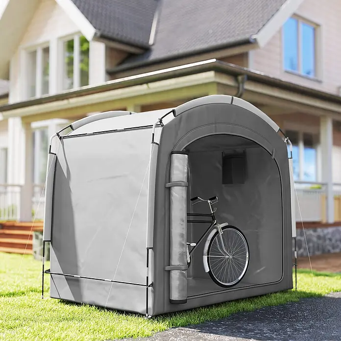 Outsunny-Fahrradgarage-220L x 150B x 195H cm -  - Graues Fahrrad-Aufbewahrungszelt aus Stoff mit einem Fahrrad, auf Gras vor einem Haus.