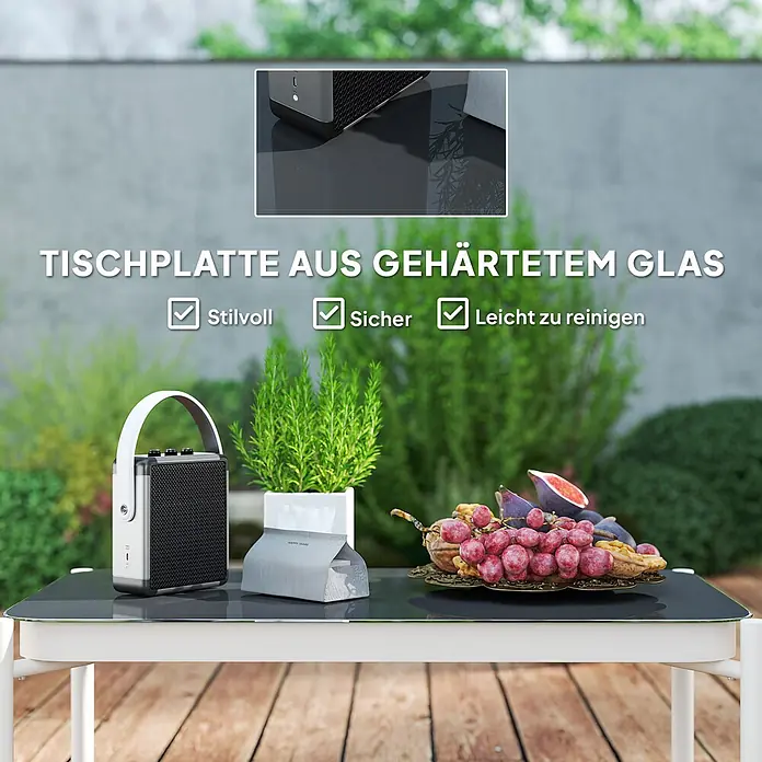Outsunny Loungemöbel-Set mit Tisch - 4 -tlg., Stahl, PE-Rattan, Polyester, gehärtetes Glas, 1x Loveseat, 2x Sessel, 1x Couchtisch, 3x Sitzkissen, 1x Bedienungsanleitung, Hellgrau - Gartentisch mit dunkler Platte aus gehärtetem Glas und weißem Gestell auf einer Terrasse.