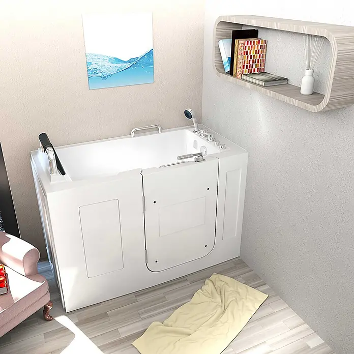 AcquaVapore Badewanne Fertigdusche S07WP-C-L - 140 x 76 cm, Acryl, Weiß - Weiße Einstiegsbadewanne mit Chromarmaturen, in einem Badezimmer installiert.