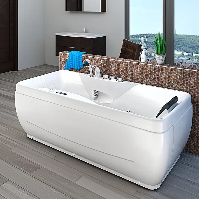 AcquaVapore Badewanne Fertigdusche W49-PR - Acryl, Weiß - Weiße, moderne Badewanne mit Armaturen, Duschkopf und Hydromassagedüsen in einem hellen Badezimmer.