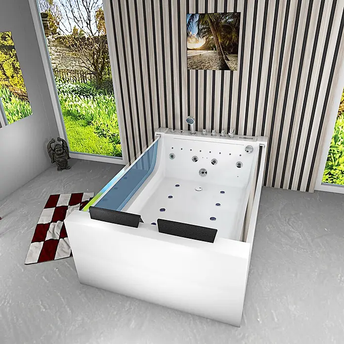 AcquaVapore Badewanne Fertigdusche W40-SC - Acryl, Weiß - Weiße moderne Whirlpool-Badewanne mit schwarzen Kopfstützen und transparenter Seitenwand in einem Badezimmer mit großen Fenstern.