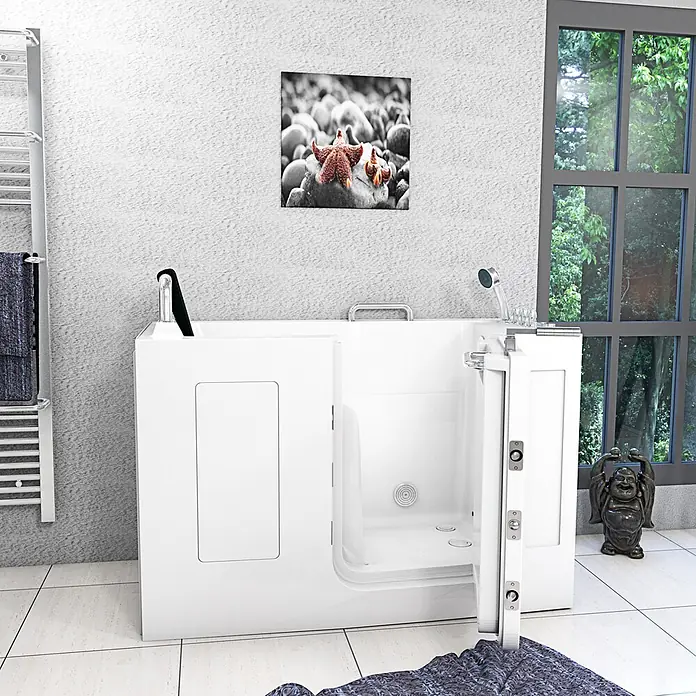 AcquaVapore Badewanne Fertigdusche S07WP-TH-B-R - 140 x 76 cm, Acryl, Weiß - Weißer barrierefreier Badewanne mit offener Tür und Duschkopf im modernen Badezimmer.