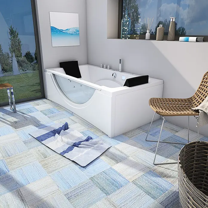 AcquaVapore Badewanne Fertigdusche W81R-TH-A - Acryl, Weiß - Modernes Badezimmer mit einer weißen Badewanne mit Sichtscheibe, schwarzen Kopfstützen und blau gemusterten Bodenfliesen.