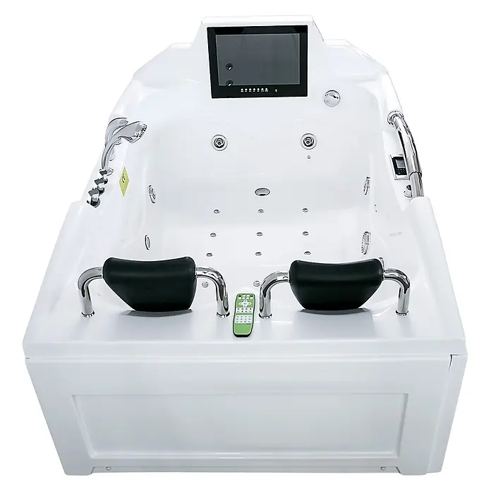 AcquaVapore Badewanne Fertigdusche T18TV-L-TH - Acryl, Weiß - Weiße Whirlpool-Badewanne mit integriertem Bildschirm, Chromarmaturen, schwarzen Kopfstützen und grüner Fernbedienung.