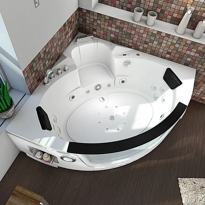 AcquaVapore Badewanne Fertigdusche W05H-SC - Acryl, Weiß - Weißer Eck-Whirlpool mit schwarzen Kopfstützen, in ein modernes Badezimmer mit Mosaikwänden integriert.