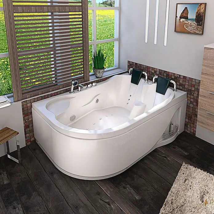 AcquaVapore Badewanne Fertigdusche W23H-L - Acryl, Weiß - Weiße geschwungene Whirlpool-Badewanne mit integrierten Düsen und zwei dunklen Kopfstützen, in einem Badezimmer am Fenster.