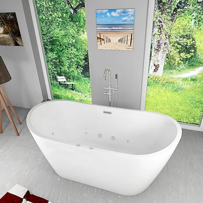 AcquaVapore Freistehende Badewanne Fertigdusche F23-180-AF04 - Acryl, Weiß - Weiße freistehende Badewanne mit Hydromassagedüsen und Chrom-Standarmatur in modernem Bad mit Naturblick.