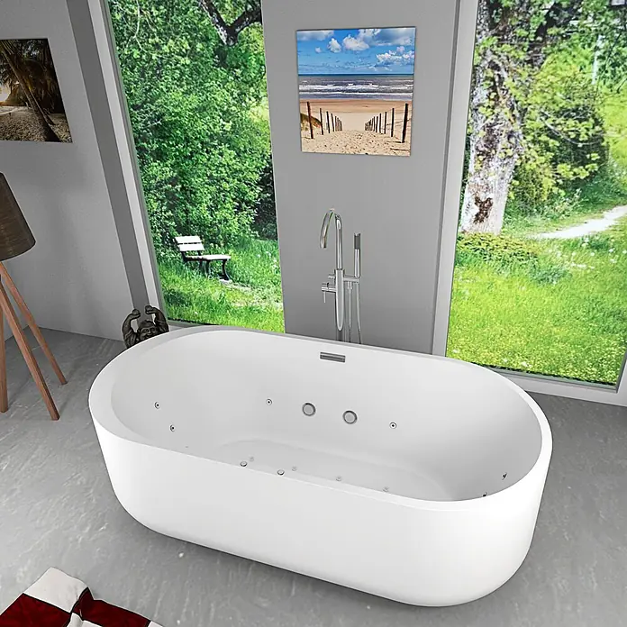 AcquaVapore Freistehende Badewanne Fertigdusche F26-170-AF02 - Acryl, Weiß - Weiße freistehende Whirlpool-Badewanne mit integrierten Düsen in einem modernen Badezimmer.