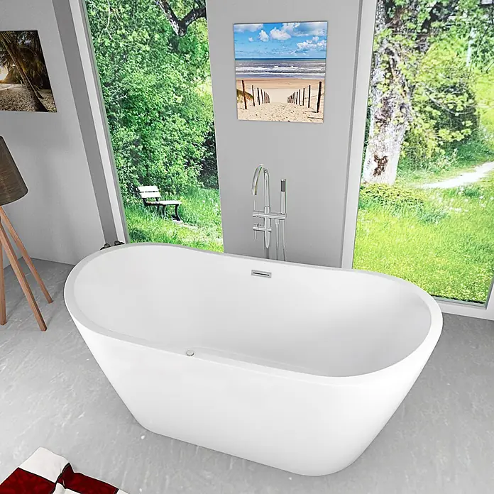 AcquaVapore Freistehende Badewanne Fertigdusche F13-180-AF04 - Acryl, Weiß - Weiße, moderne freistehende Badewanne in einem minimalistischen Badezimmer.