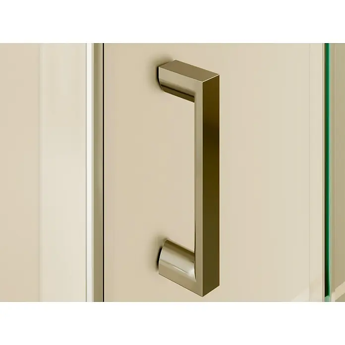 i-flair Eckdusche DK77MF80x90 - Beschichtet, Silber, Stärke: 6 mm - Polierter Metall-Ziehgriff an einer Glastür.