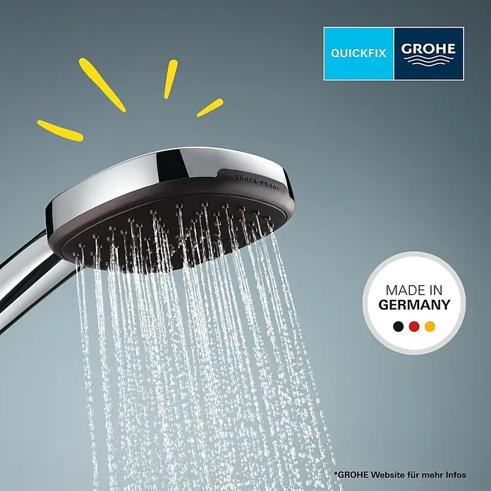 Grohe Vitalio Comfort Handbrause 110 - Anzahl Funktionen: 3 Stk., Durchmesser: 110 mm, Chrom - Ein verchromter und dunkelgrauer Grohe Duschkopf, der Wasser sprüht, mit "SHOCK-PROOF" an der Seite.