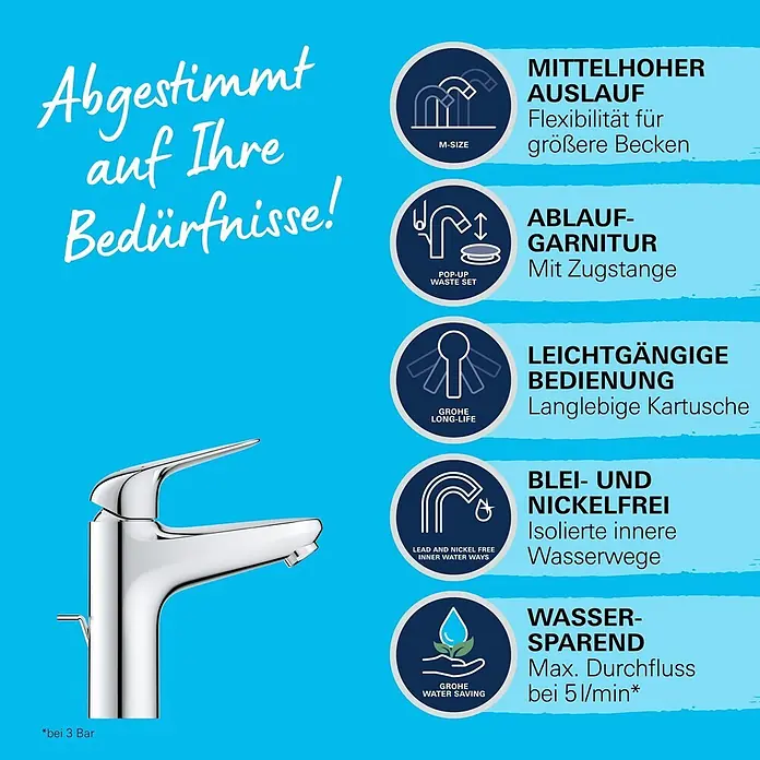 Grohe Swift Waschtischarmatur M-Size - Ausladung Armatur: 116 mm, Chrom, Glänzend - Ein verchromter Einhebelmischer in modernem Design auf blauem Hintergrund mit Icons und Texten zu seinen Funktionen.