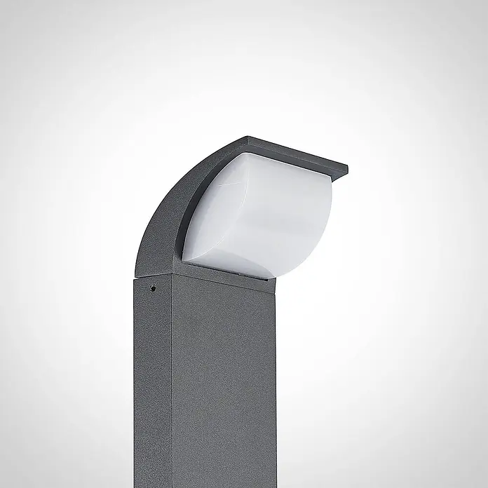 Lucande Außenlaterne Tinna -  - Dunkelgraue Wegeleuchte mit gekrümmtem Design und weißem Diffusor für die Außenbeleuchtung.