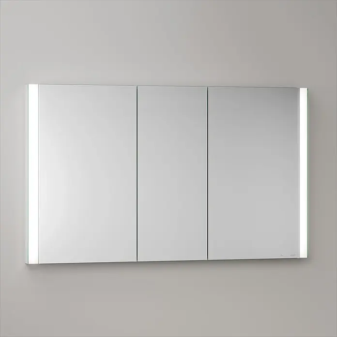 Keuco LED-Spiegelschrank Royal Vega - B x H: 120 x 71 cm, Aluminium, silber-eloxiert - Dreitüriger Spiegelschrank mit integrierten vertikalen LED-Beleuchtungsstreifen an beiden Seiten.