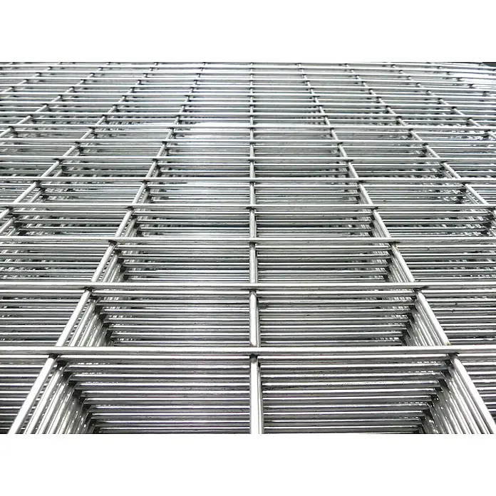 Odem Panel electrosoldado - Gris, 2,6 x 1,5 m, Espesor de alambre: 4 mm - Paneles de malla metálica rectangular plateada apilados.