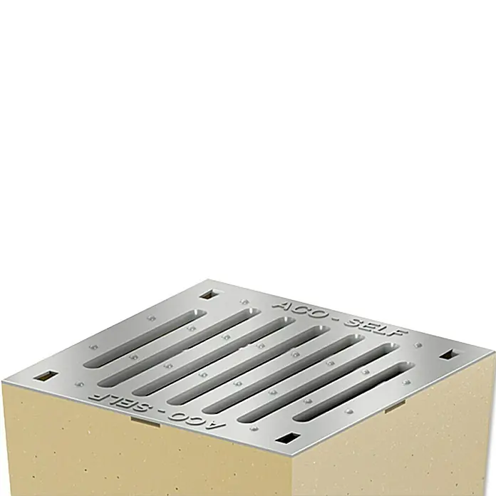 ACO Self Stegrost - 25 x 25 x 0,3 cm, Verzinkt - Nahaufnahme eines ACO Self Entwässerungssystems mit Schlitzaufsatz aus Metall, ideal für die Oberflächenentwässerung.
