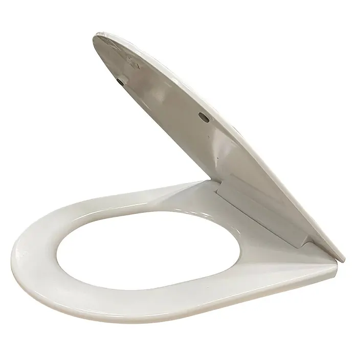 Futurbath Pack de WC Sintra - Sin borde de descarga, Salida dual, Blanco - Asiento de inodoro blanco con la tapa abierta, mostrando su diseño limpio y ovalado y su acabado liso.