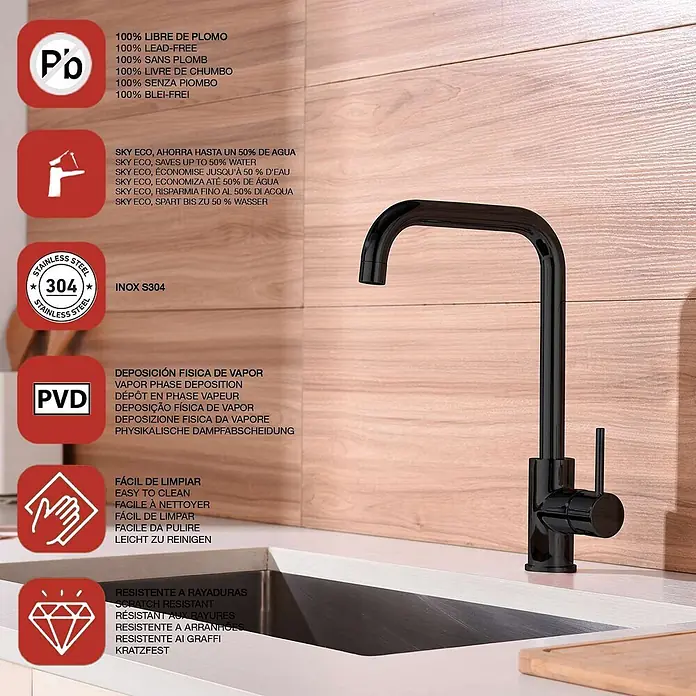 Poalgi Spültischarmatur Comfort - Kristallschwarz, Glänzend - Schwarze Küchenarmatur in elegantem Design, neben einem Spülbecken in einer modernen Küche installiert.