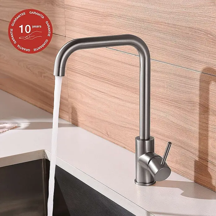 Poalgi Spültischarmatur Comfort - Nickel, Seidenmatt - Küchenarmatur aus gebürstetem Edelstahl mit U-förmigem Auslauf und Einhebelmischer, Wasser in ein Spülbecken abgebend.