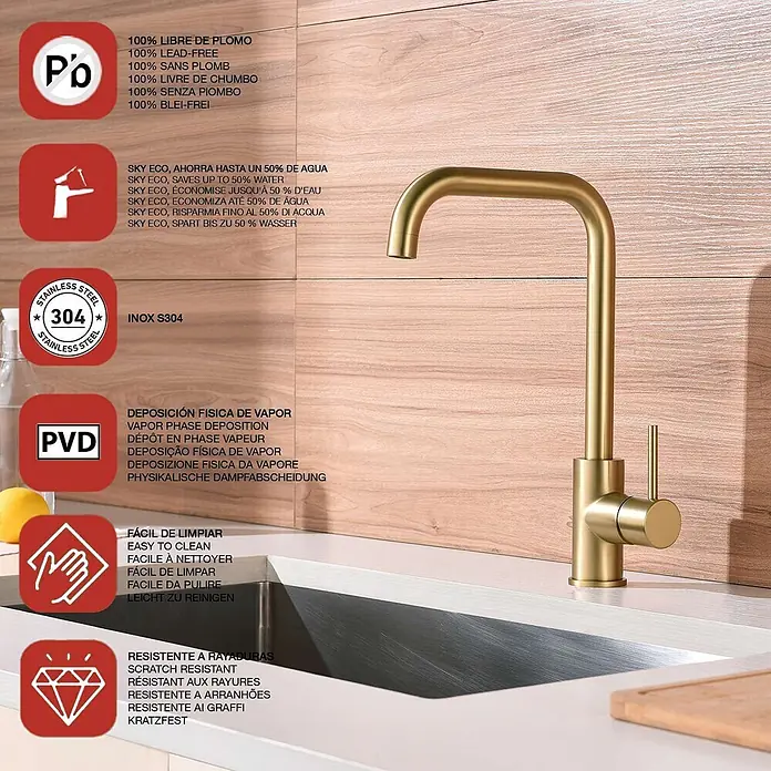Poalgi Spültischarmatur Comfort - Goldfarben, Seidenmatt - Moderner Küchenwasserhahn in gebürstetem Gold mit hohem Auslauf und Einhebelgriff, auf einer Küchenarbeitsplatte installiert.