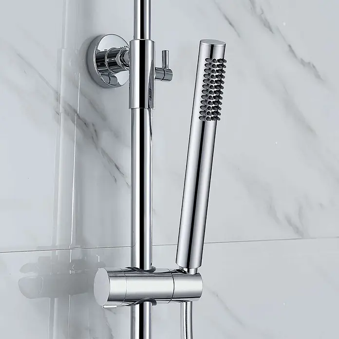 Poalgi Duschsystem Supreme - Anzahl Strahlarten: 1 Stk., Verchromt - Ein glänzendes Chrom-Duschset mit Brausestange und verstellbarem Handbrausekopf, an der Wand montiert.