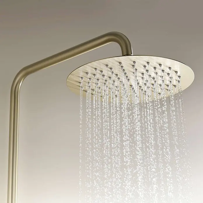 Poalgi Duschsystem Glory - Anzahl Strahlarten: 3 Stk., Gold - Runder Regenbrausekopf aus gebürstetem Gold mit fließendem Wasser.
