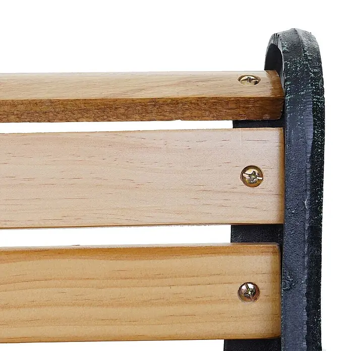Proregal Gartenbank 2-Sitzer - B x T x H: 125 x 37 x 72 cm, Holz, Braun - Helle Holzlatten mit goldenen Schrauben an einem dunklen, texturierten Metallbankrahmen befestigt.