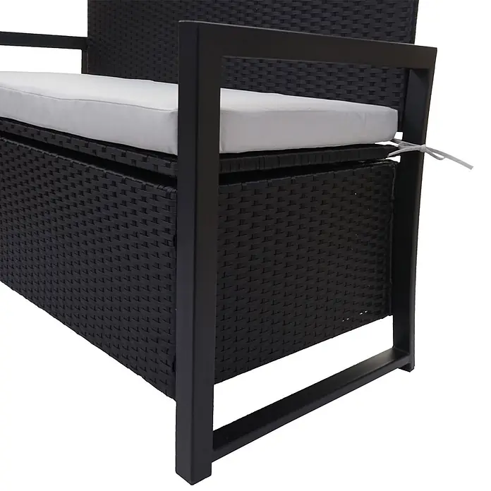 Proregal Gartenbank 2-Sitzer Kissen Grau - Polyester, Grau - Dunkelbraune Polyrattan Gartenbank mit schwarzem Metallrahmen und weißem Kissen, mit Bändern befestigt.